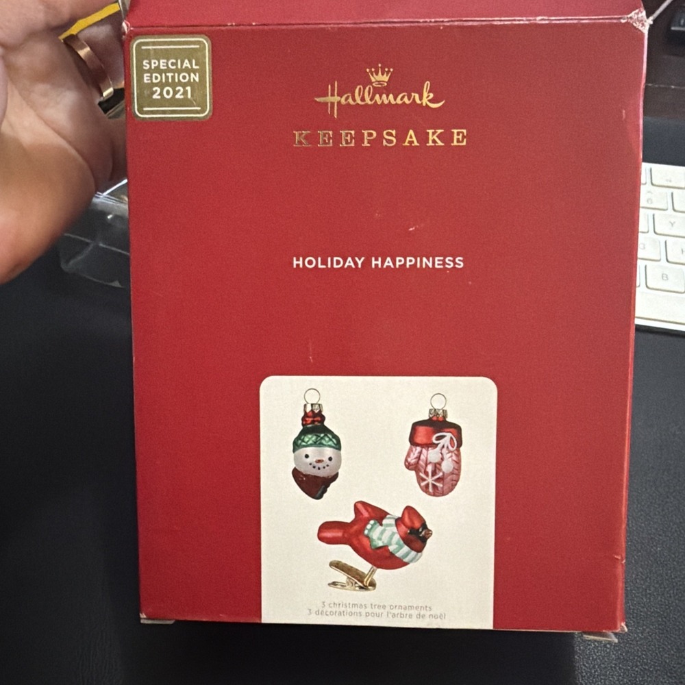 Hallmark Keepsake - Holiday Happiness - Special Edition '21 **NEW!